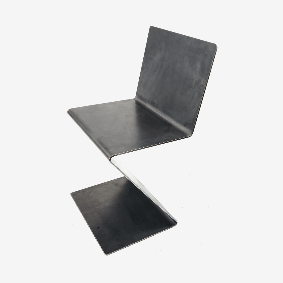 Freischwinger aus rohem Flachstahl und Rückenlehne, gefertigt aus einem Stück Flachstahl ohne Schweißnaht